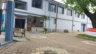 İnegöl'de cami görevlisinin tabela kazası: 3 metreden düştü