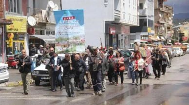 Asırlık gelenek yeniden canlandırıldı: görenler dönüp bir daha baktı