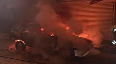 Konya'da 4 araç kundaklandı: Şüphelinin aracın yanındaki anlar güvenlik kamerasına yansıdı