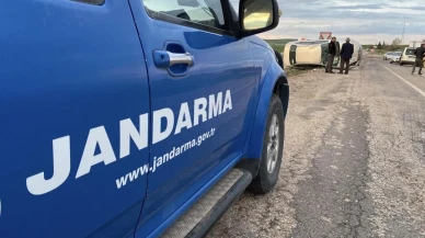 Aksaray'da korkutan kaza: Kontrolden çıkan otomobil takla attı, sürücünün burnu bile kanamadı