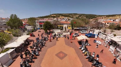 Bozcaada'da motosiklet sürücüleri için güvenli sürüş eğitimi ve kask dağıtımı yapıldı