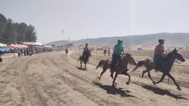Rahvan atlar Baklan Ovasında nefes kesen yarış
