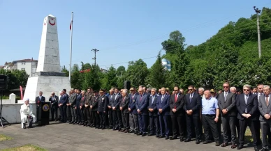 Ordu Garnizon Şehitliğinde arefe günü dualarla anıldı