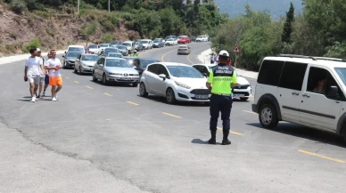 Bayramda Ölüdeniz plajları ve yolları doldu taştı
