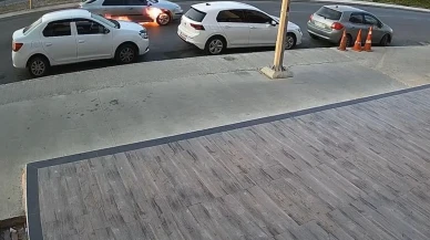 Silivri D100 Karayolunda yanan araç esnaf sayesinde kurtuldu