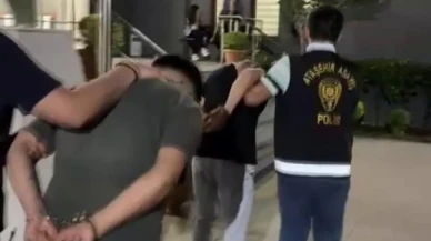 Ataşehirde alkollü iki kişi on aracı kundakladı