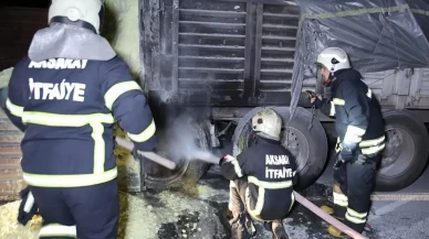 Kükürt yüklü tır Aksaray yolunda alev aldı