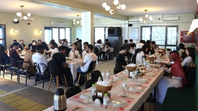 Karaelmas TÖMER öğrencileri Rektör Özölçer ile buluştu