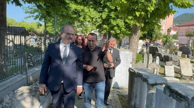 Bakan Serdar Çam Amasra Müzesinde öğrencilerle buluştu