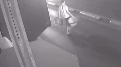 Boşanmak isteyen eşinin aracını Aydında kundakladı