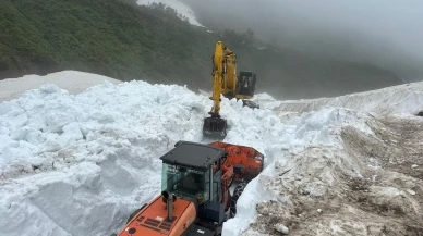 Rize yaylalarında haziran ayında kar mücadelesi sürüyor