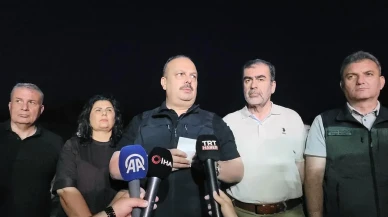 Aydın Efeler yangınına gece görüşlü helikopterler müdahale ediyor