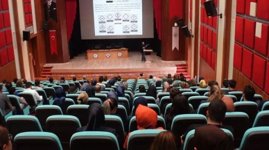 Fırat Üniversitesi sağlık personeli tıbbi atık eğitimi aldı