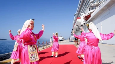 Malta bayraklı dev kruvaziyer Bodrum Limanına geldi