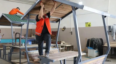 Haliliye Belediyesi park mobilyalarını kendi atölyesinde üretiyor