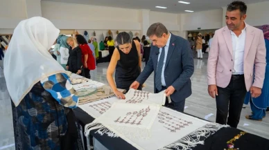 Gölbaşı Belediyesi Kursiyerlerin El Emeği Eserlerini Sergiliyor