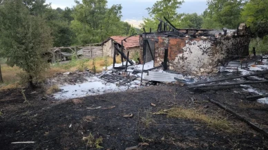 Domaniç Aksu köyünde baraka yangını söndürüldü