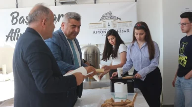 Afyonkarahisar Valiliği YKS öğrencilerine moral verdi