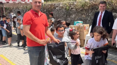 ALKÜ öğrencileri Kızılcaşehir İlkokulu için kütüphane kurdu