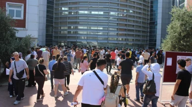 YKS sınavında geç kalan öğrenciler içeri giremedi