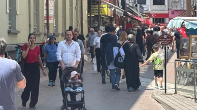 Eskişehir Hamamyolu Caddesi hafta sonu kalabalığa büründü