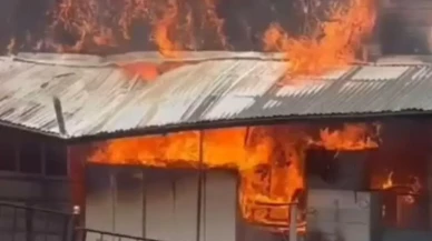 Gümüşhane Çarşı iş merkezinde çıkan yangın söndürüldü