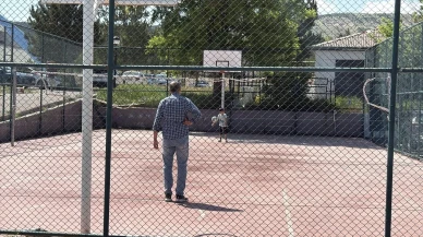 Sivas üniversite öğrencileri Hurri ve Şerri heykeline çıktı