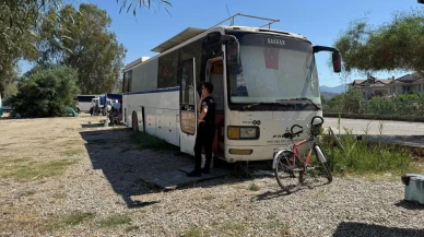 Fethiyede otobüsü ev yapan Cafer Topçu yaşamını yitirdi