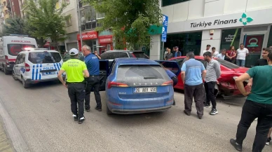 Kontrolden çıkan otomobil Eskişehirde zincirleme kazaya neden oldu