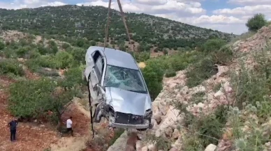 Besni Gaziantep yolunda kontrolden çıkan otomobil devrildi