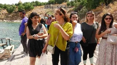 Akdamar Adası ve Van Kalesi turist akınına uğradı