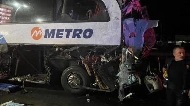 Sakarya Pamukova yolunda otobüs tır kazası yaşandı