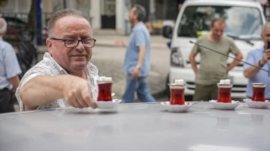 Bursalı esnaf çayları arabayla taşımayı tercih ediyor