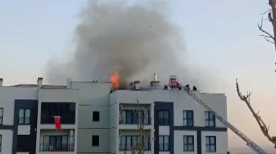 Kırıkhan Özyörük Mahallesinde çatı yangını söndürüldü