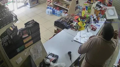 Hatayda taş ocağı patlaması market tavanını çökertti