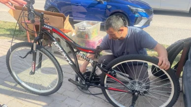 Bursalı seyyar bisikletçi mahalle mahalle hizmet veriyor