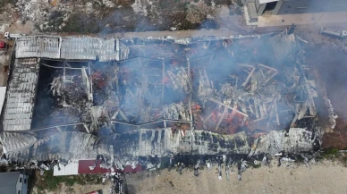 Mersin pamuk deposundaki yangın havadan görüntülendi