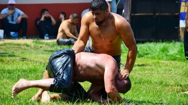 Terme Oğuzlu yağlı güreş geleneği yüz yaşında görüldü