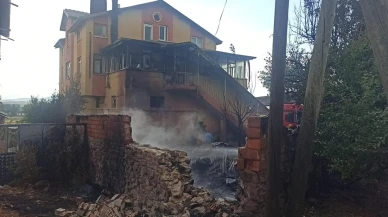 Bahçe temizliği Konyada komşu evi kül etti