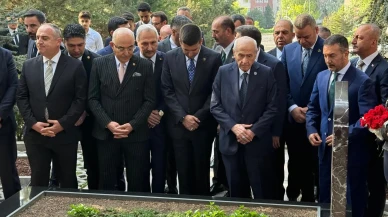 Devlet Bahçeli Türkeş kabrinde yeni anayasayı açıkladı