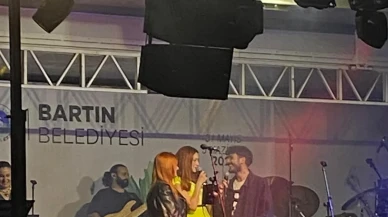 Güliz Ayla konserinde sürpriz evlilik teklifi yaşandı