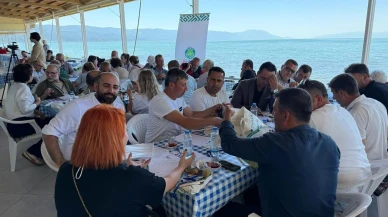 Bursa halkı İznik toplantısında geleceği planladı