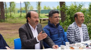 ETÜ Rektörü Çakmak personelle kahvaltıda buluştu