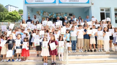 Vali Hacıbektaşoğlu TOKİ ilkokulunda karne sevinci yaşattı