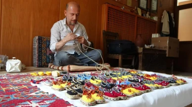 Van Gölü sahilinde sazlık alan alev aldı