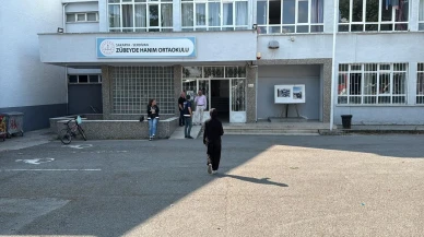 Engelli öğrenciler Sakarya ağaçlarını kuş evleriyle süsledi