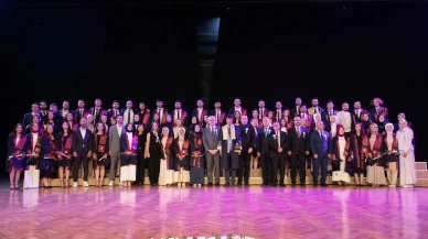 Erzincan Binali Yıldırım Üniversitesi yeni diş hekimlerini uğurladı