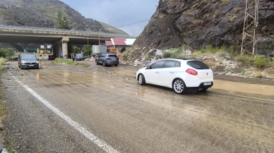 Erzurum Artvin Karayolunda Heyelan Ulaşımı Zorlaştırdı