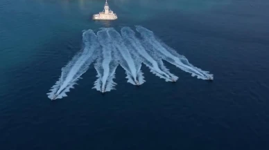 Sahil Güvenlik İstanbul Boğazında muhteşem gösteri düzenledi