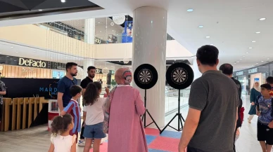 Mardin Mardian Mall babalar ve çocuklar dartla eğlendi